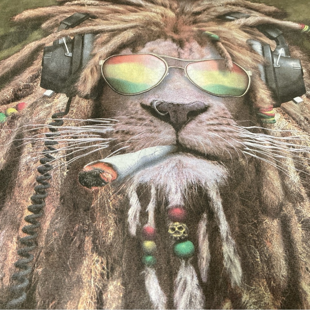 THE MOUNTAIN Men’s DJ Jahman Rasta Lion Graphic T-Shirt - Picture 6 of 8